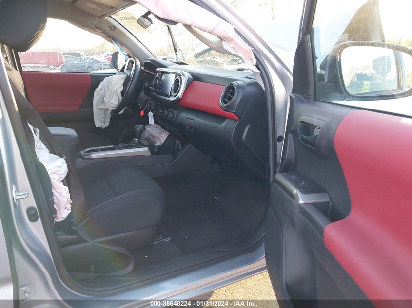 VIN 3TYAX5GN7NT044259 2022 TOYOTA TACOMA SR5