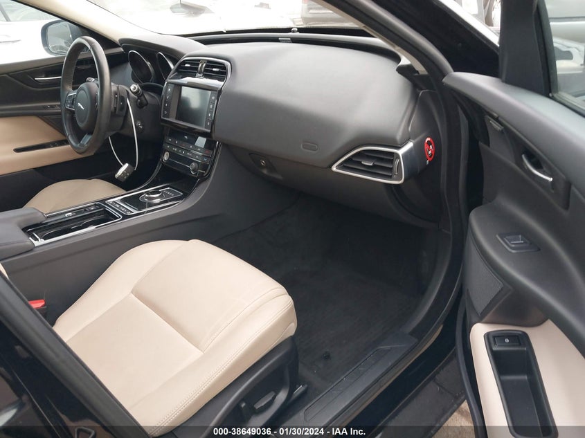 VIN SAJAJ4FX9JCP20587 2018 JAGUAR XE 25T PREMIUM