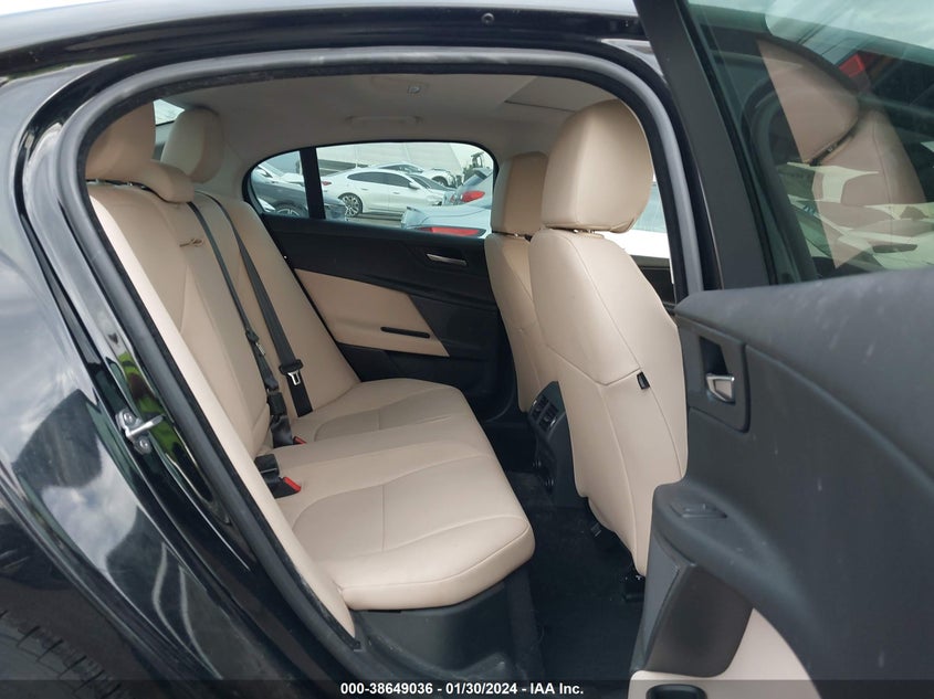VIN SAJAJ4FX9JCP20587 2018 JAGUAR XE 25T PREMIUM