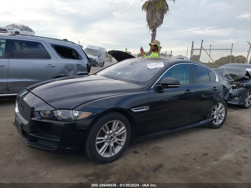 VIN SAJAJ4FX9JCP20587 2018 JAGUAR XE 25T PREMIUM