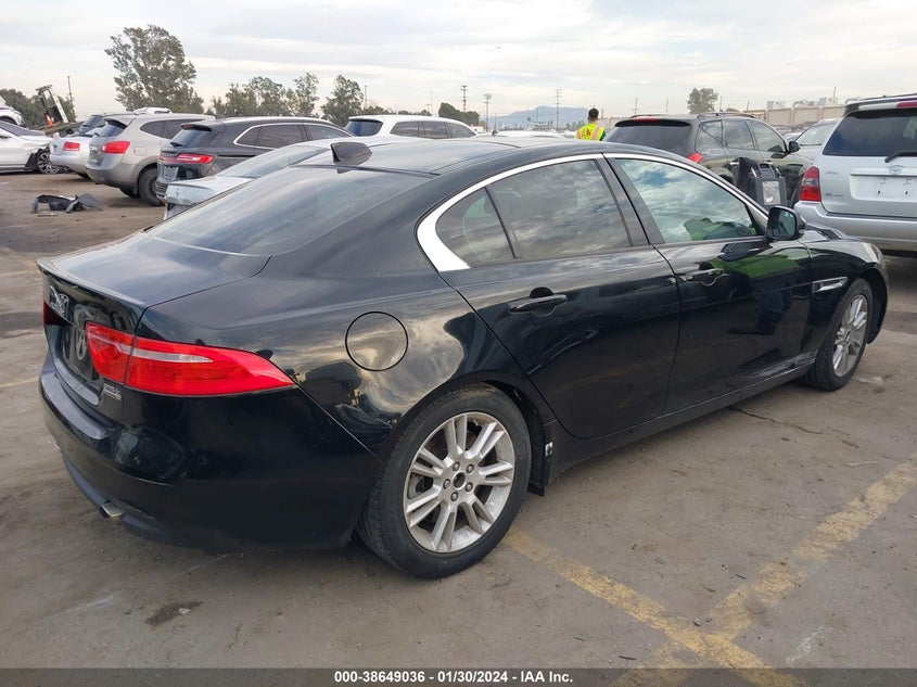 VIN SAJAJ4FX9JCP20587 2018 JAGUAR XE 25T PREMIUM