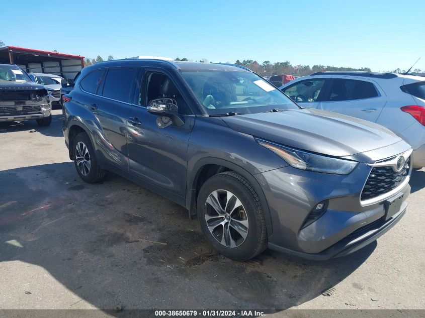 2021 TOYOTA HIGHLANDER XLE - 5TDGZRBH4MS070969