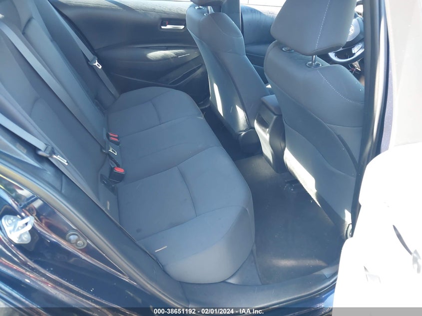 VIN 5YFEPMAE8MP241402 2021 TOYOTA COROLLA LE