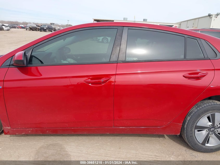 VIN KMHC65LC1KU162533 2019 HYUNDAI IONIQ HYBRID BLUE