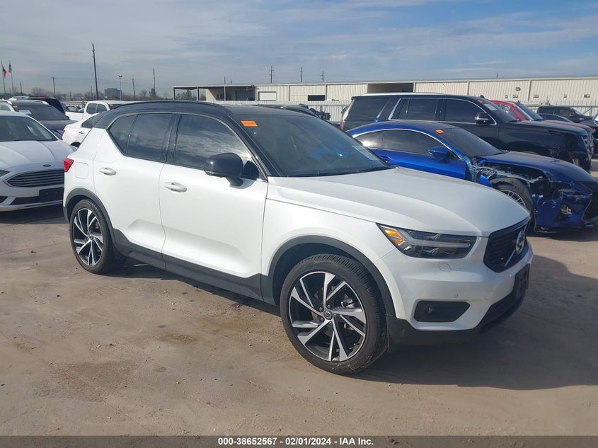 YV4162UM1M2417288 VOLVO XC40 T5 R-DESIGN 2021