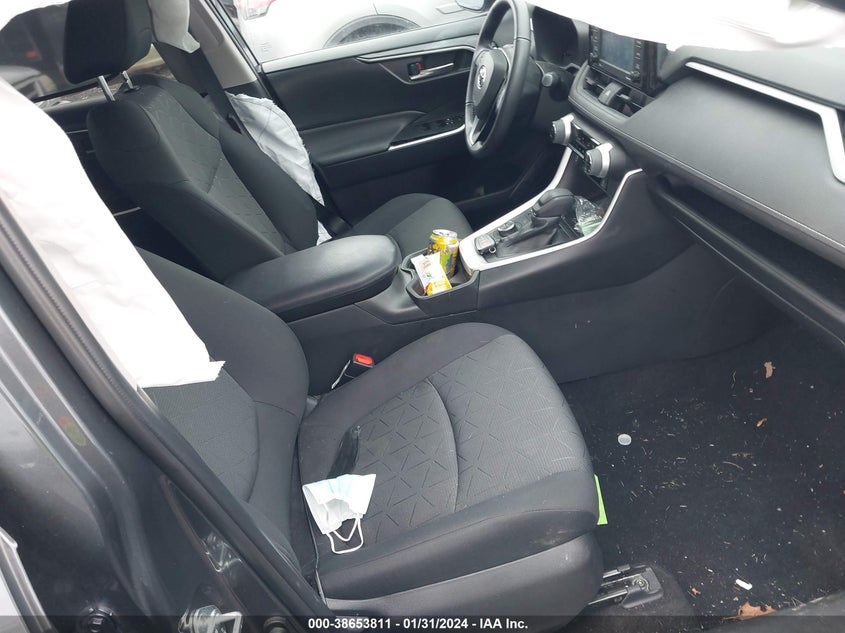 VIN 2T3RWRFV8MW122071 2021 TOYOTA RAV4 XLE