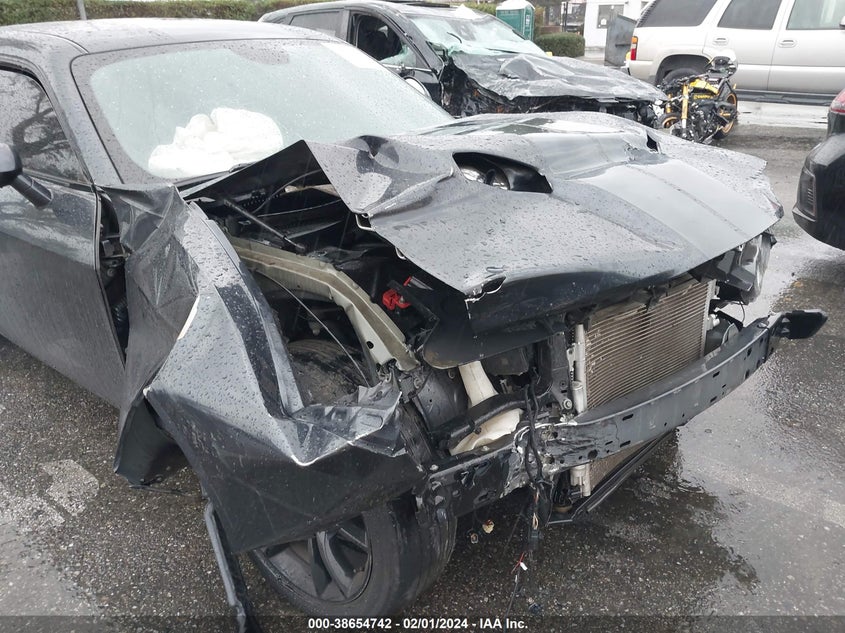 VIN 2C3CDZAG1JH246445 2018 DODGE CHALLENGER SXT