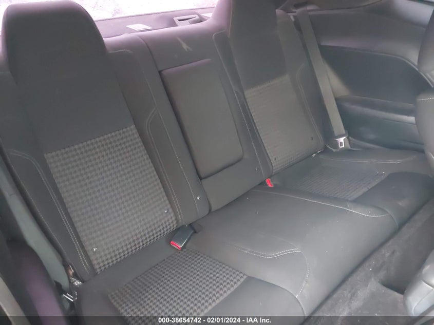 VIN 2C3CDZAG1JH246445 2018 DODGE CHALLENGER SXT