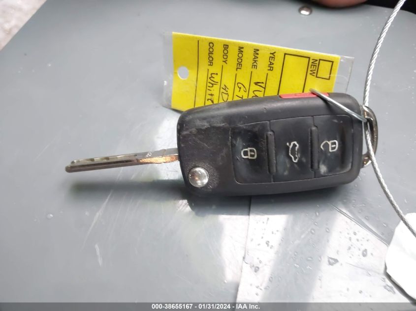 2014 VOLKSWAGEN GOLF 2.5L - WVWDB7AJ9EW009666