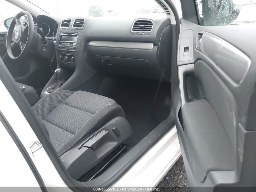 2014 VOLKSWAGEN GOLF 2.5L - WVWDB7AJ9EW009666