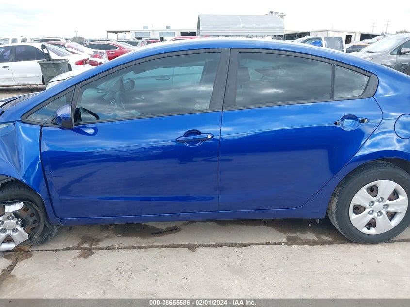 VIN 3KPFL4A72HE064080 2017 KIA FORTE LX