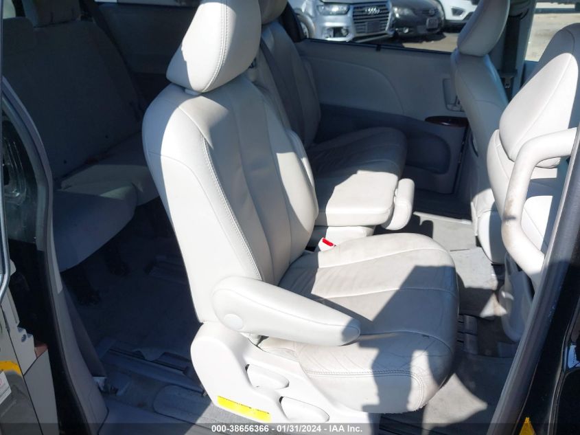 2014 TOYOTA SIENNA XLE V6 8 PASSENGER - 5TDYK3DCXES496111