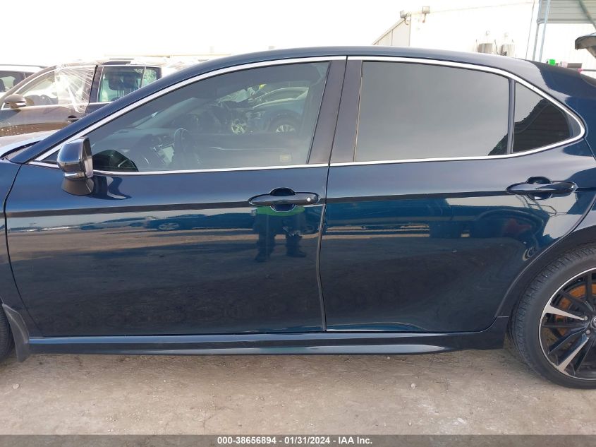 2018 TOYOTA CAMRY XSE - 4T1B61HK4JU587604