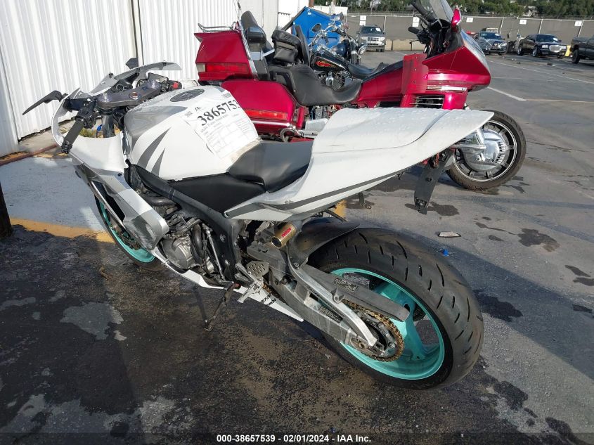 2004 HONDA CBR600 RR - JH2PC37174M101127