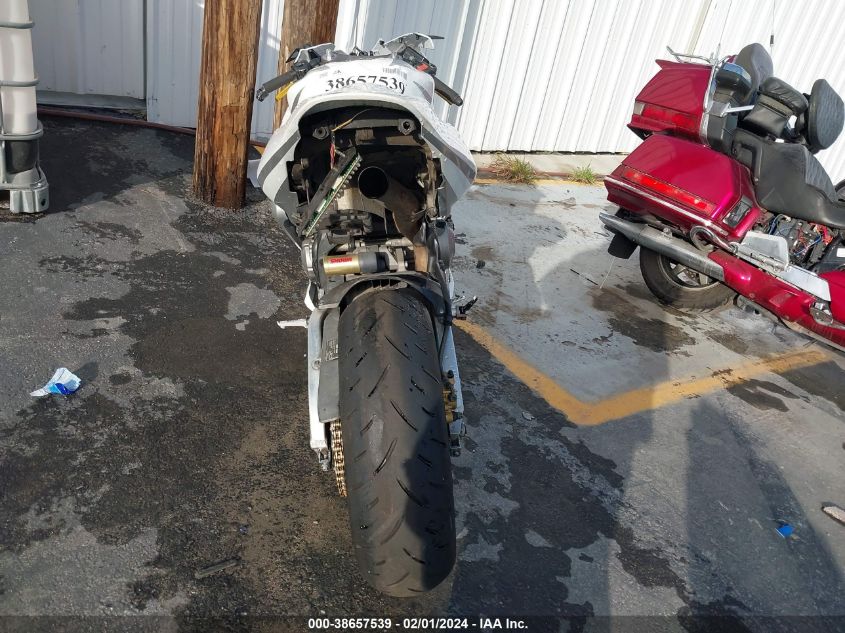 2004 HONDA CBR600 RR - JH2PC37174M101127