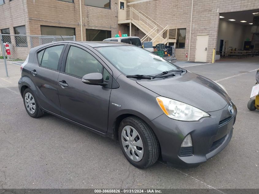 2013 TOYOTA PRIUS C THREE - JTDKDTB33D1547933