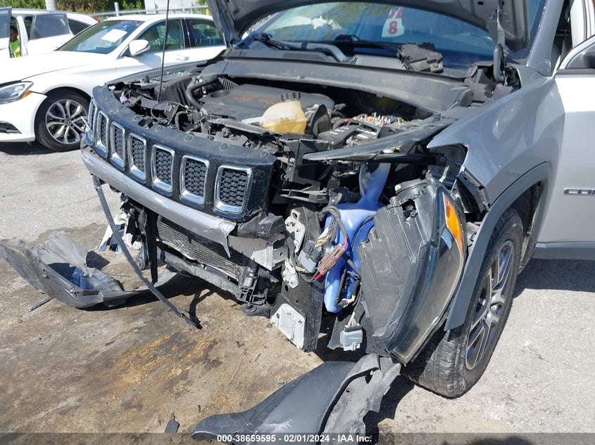VIN 3C4NJCBB9JT461253 2018 JEEP COMPASS LATITUDE