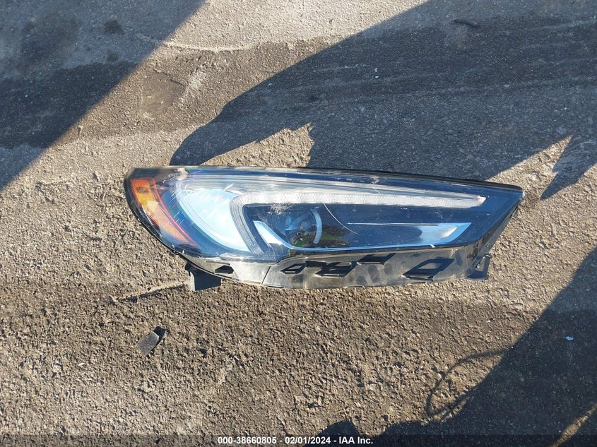 VIN 5GAERBKW8KJ225239 2019 BUICK ENCLAVE ESSENCE