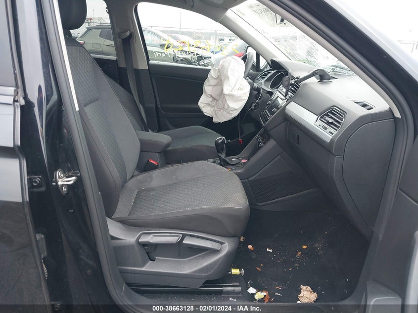 VIN 3VV0B7AX8JM070201 2018 VOLKSWAGEN TIGUAN S