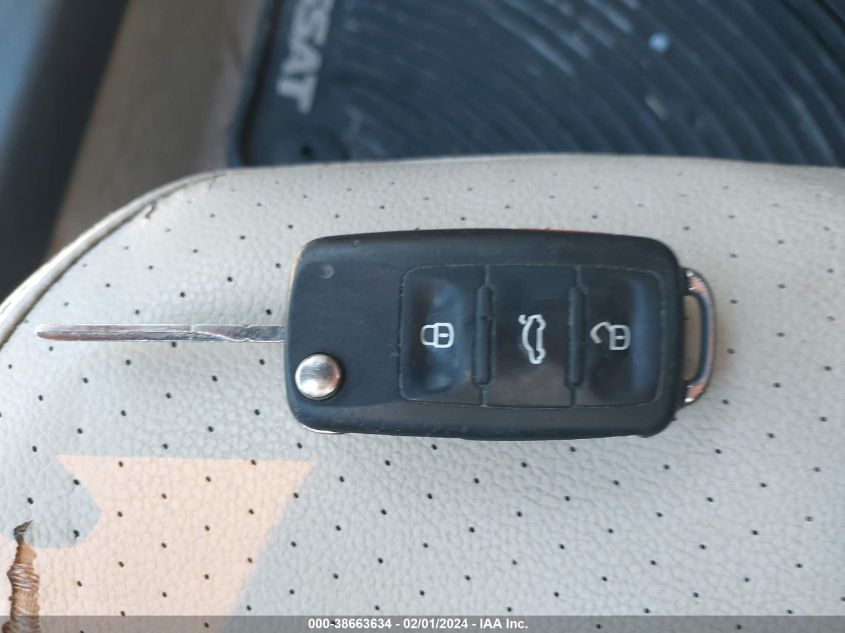 2013 VOLKSWAGEN JETTA 2.5L SE - 3VWDX7AJ4DM432944