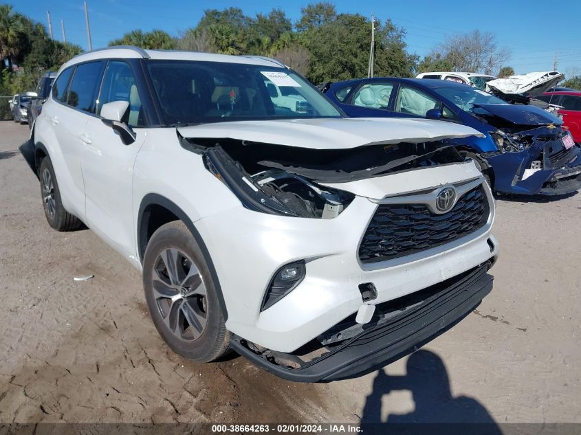 2022 TOYOTA HIGHLANDER XLE - 5TDGZRAH1NS547750