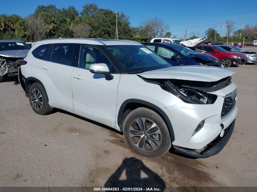 2022 TOYOTA HIGHLANDER XLE - 5TDGZRAH1NS547750