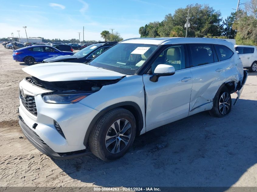 2022 TOYOTA HIGHLANDER XLE - 5TDGZRAH1NS547750