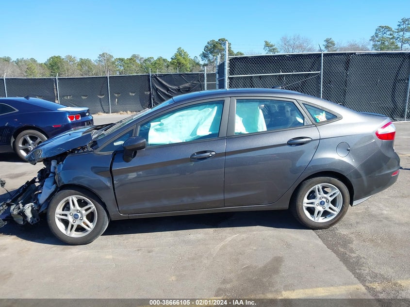 VIN 3FADP4BJ9JM131538 2018 FORD FIESTA SE