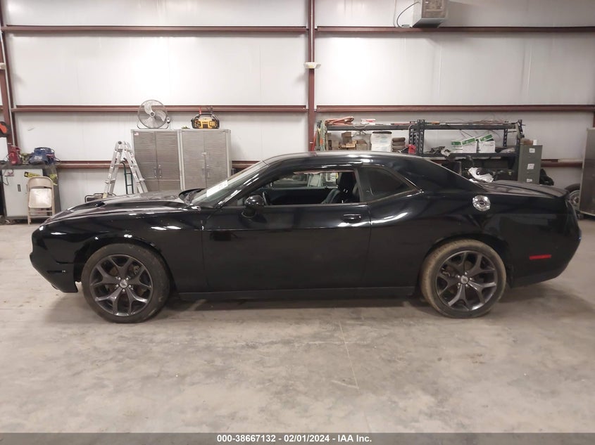 VIN 2C3CDZAG9JH333882 2018 DODGE CHALLENGER SXT PLUS
