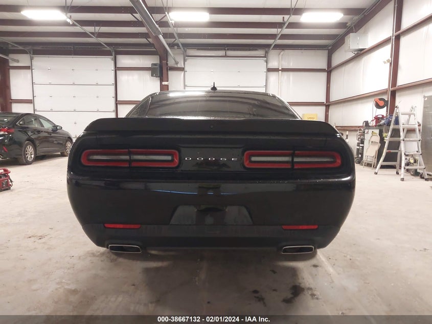 VIN 2C3CDZAG9JH333882 2018 DODGE CHALLENGER SXT PLUS