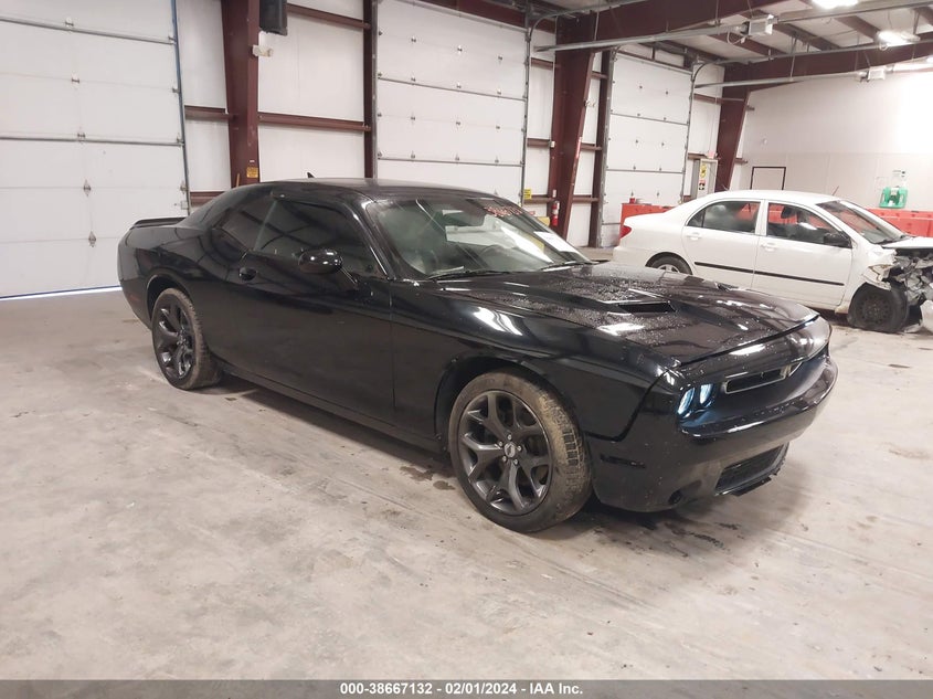 VIN 2C3CDZAG9JH333882 2018 DODGE CHALLENGER SXT PLUS