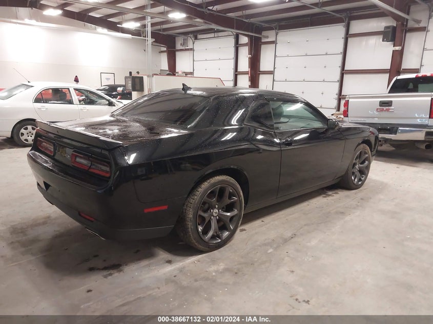 VIN 2C3CDZAG9JH333882 2018 DODGE CHALLENGER SXT PLUS