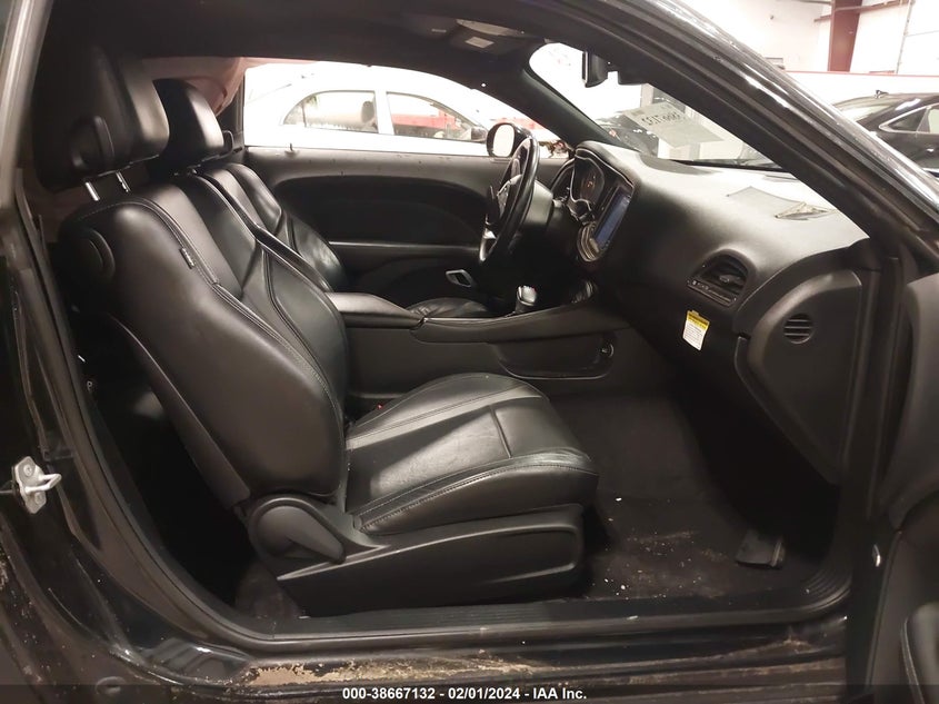 VIN 2C3CDZAG9JH333882 2018 DODGE CHALLENGER SXT PLUS