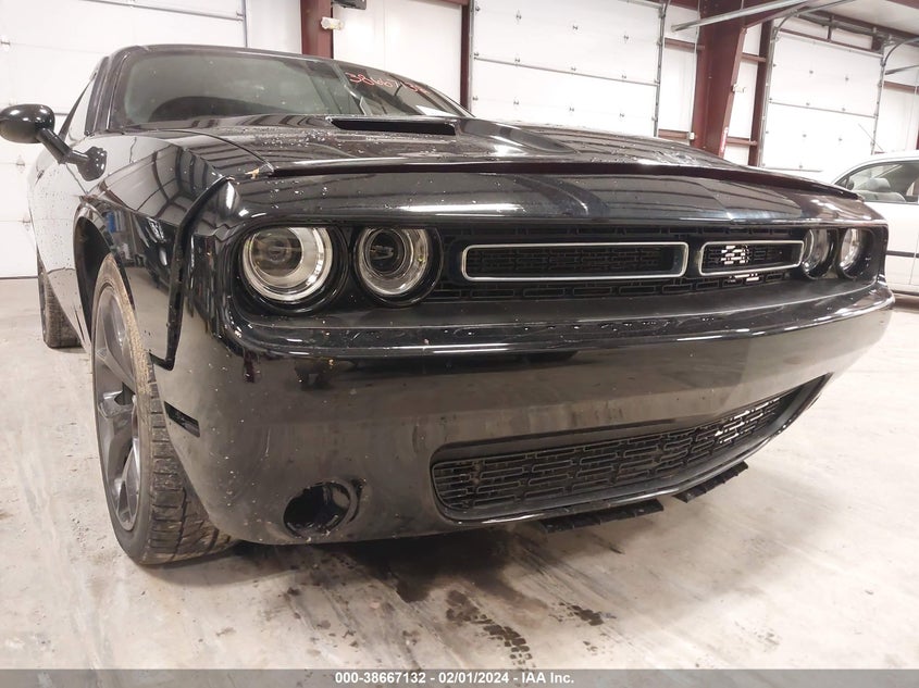 VIN 2C3CDZAG9JH333882 2018 DODGE CHALLENGER SXT PLUS
