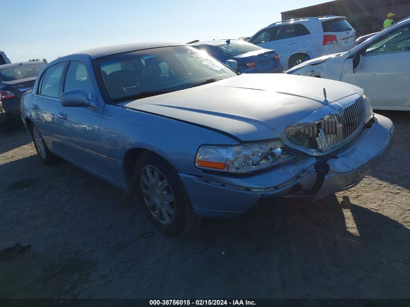 Lot #2534661136 2010 LINCOLN TOWN CAR SIGNATURE LIMITED salvage car
