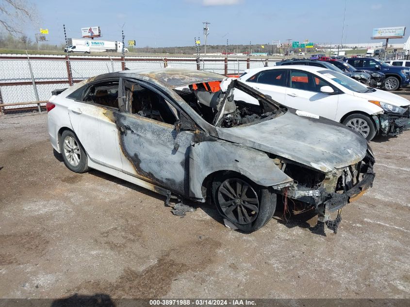 Lot #2546151502 2014 HYUNDAI SONATA GLS salvage car