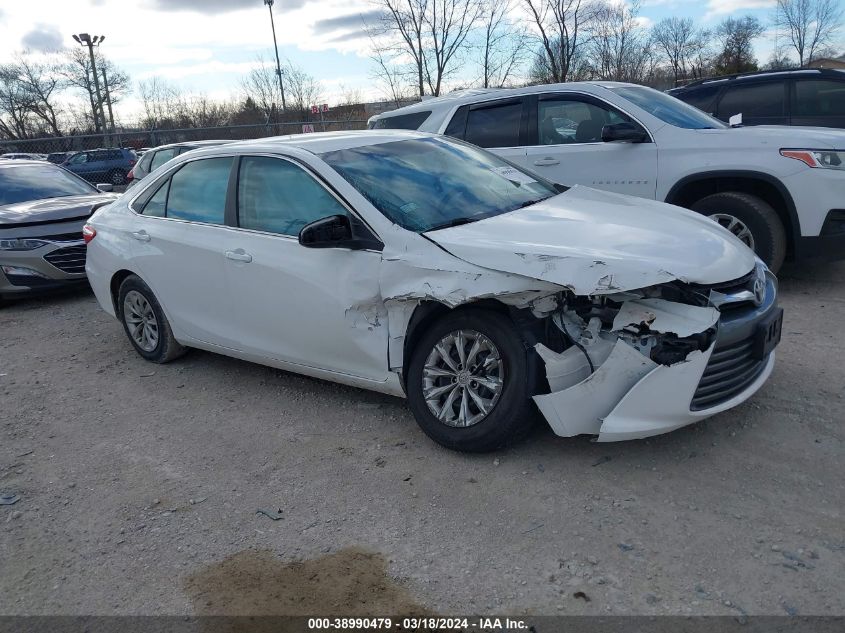 Lot #2541531731 2015 TOYOTA CAMRY LE salvage car