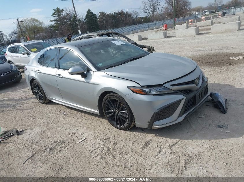 Lot #2541530901 2022 TOYOTA CAMRY XSE AWD salvage car