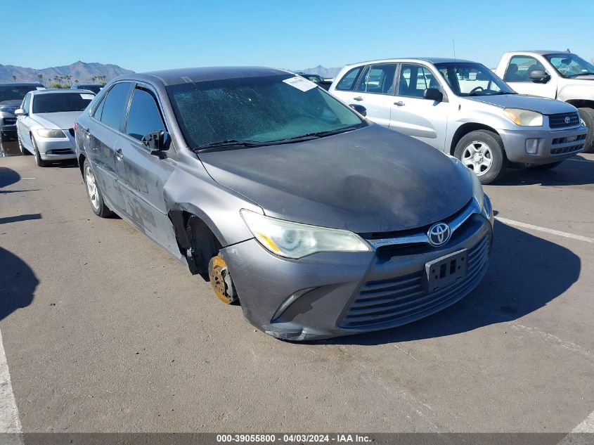 Lot #2543824590 2015 TOYOTA CAMRY LE salvage car