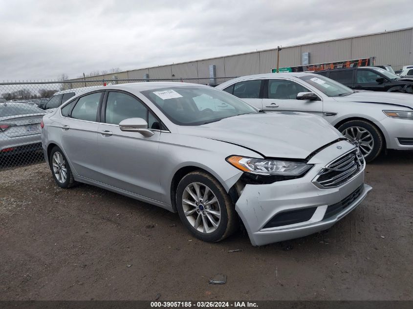 Lot #2541526040 2017 FORD FUSION SE salvage car