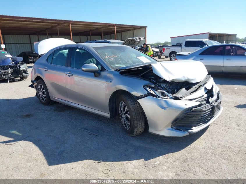 Lot #2541531143 2018 TOYOTA CAMRY HYBRID LE salvage car