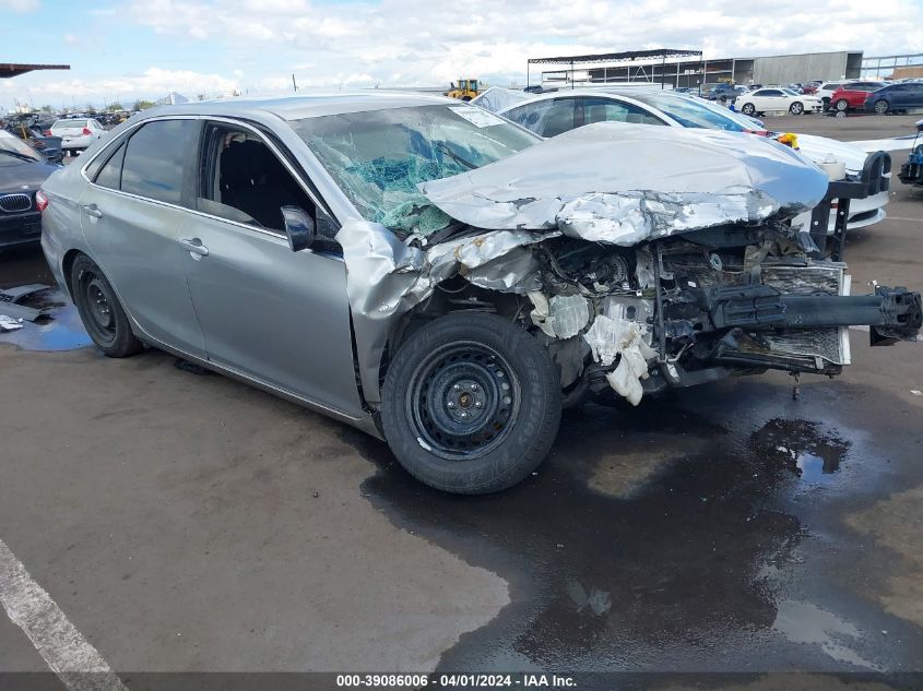 Lot #2543824346 2015 TOYOTA CAMRY LE salvage car