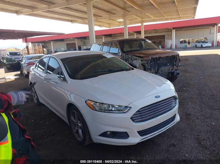 Lot #2543824301 2016 FORD FUSION SE salvage car