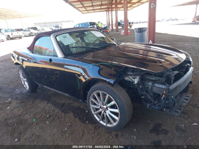 Lot #2527699308 2018 FIAT 124 SPIDER LUSSO RED TOP EDITION salvage car