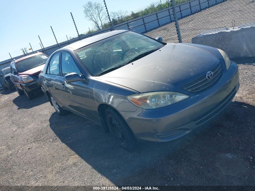Lot #2541530562 2004 TOYOTA CAMRY LE salvage car