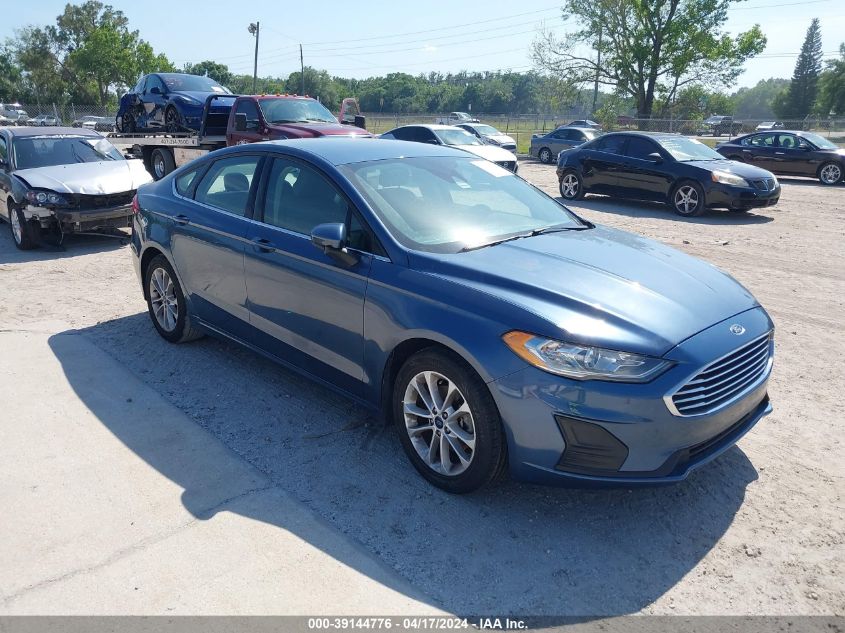 Lot #2550789290 2019 FORD FUSION SE salvage car