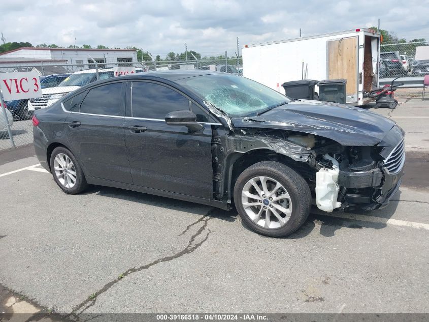 Lot #2539235750 2019 FORD FUSION SE salvage car