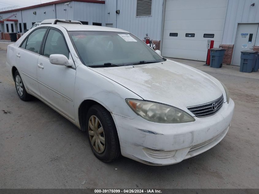 Lot #2539235679 2005 TOYOTA CAMRY LE salvage car