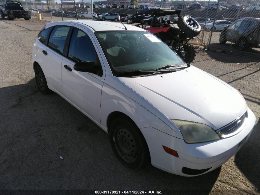 Lot #2539240207 2005 FORD FOCUS ZX5 salvage car