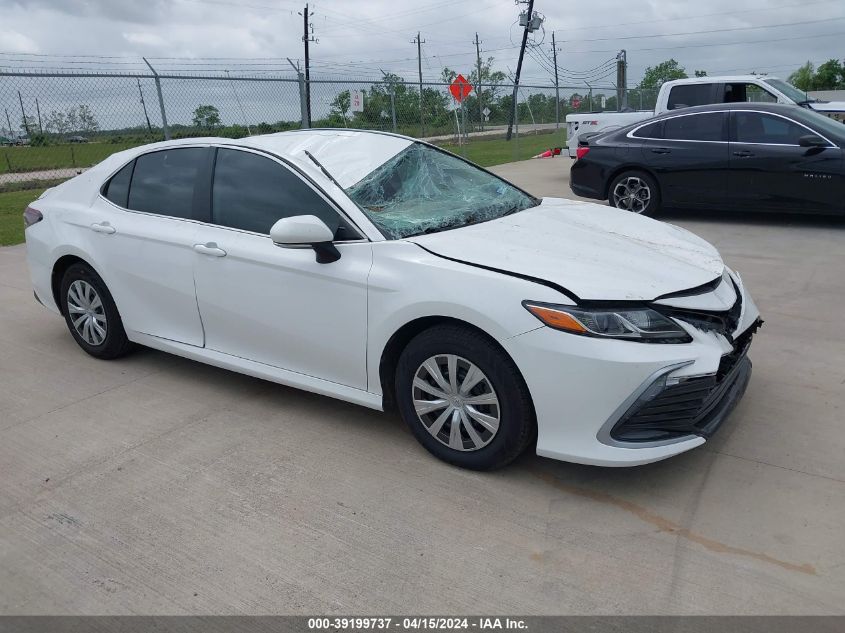 Lot #2539232705 2022 TOYOTA CAMRY LE HYBRID salvage car